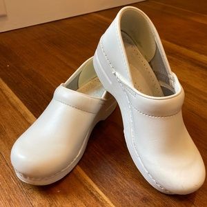 Dansko White Clogs Womens 38